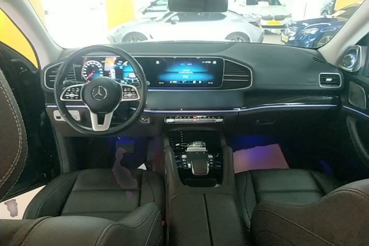 Used Mercedes-Benz GLE 2022 GLE 350 4MATIC Dynamic Edition Center Console