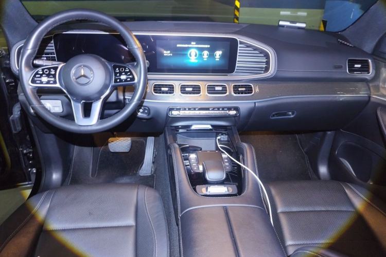 Used Mercedes-Benz GLE 2022 GLE 450 4MATIC Coupe SUV Luxury Model Center Console