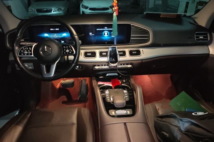 Used Mercedes-Benz GLE 2022 Refreshed GLE 450 4MATIC Dynamic Edition Center Console