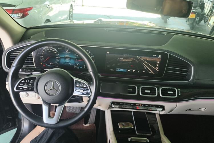 Used Mercedes-Benz GLE 2022 GLE 350 4MATIC Stylish Model Center Console