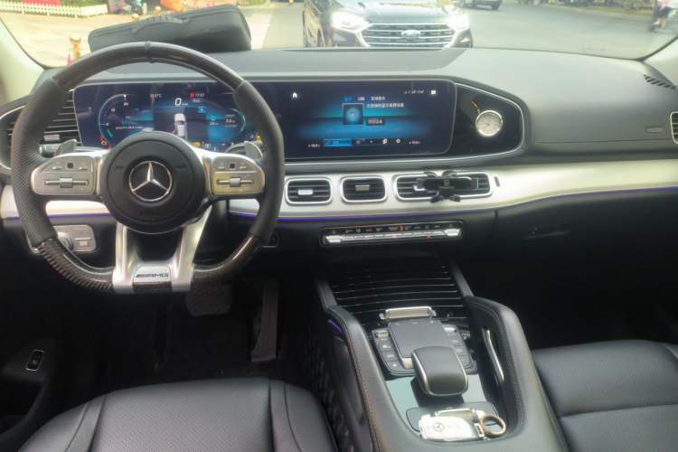 Used Mercedes-Benz GLE 2022 Refreshed GLE 350 4MATIC Coupe SUV Luxury Edition Center Console