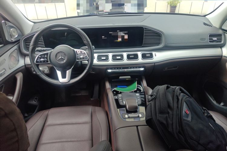 Used Mercedes-Benz GLE 2022 Refreshed GLE 450 4MATIC Stylish Edition Center Console