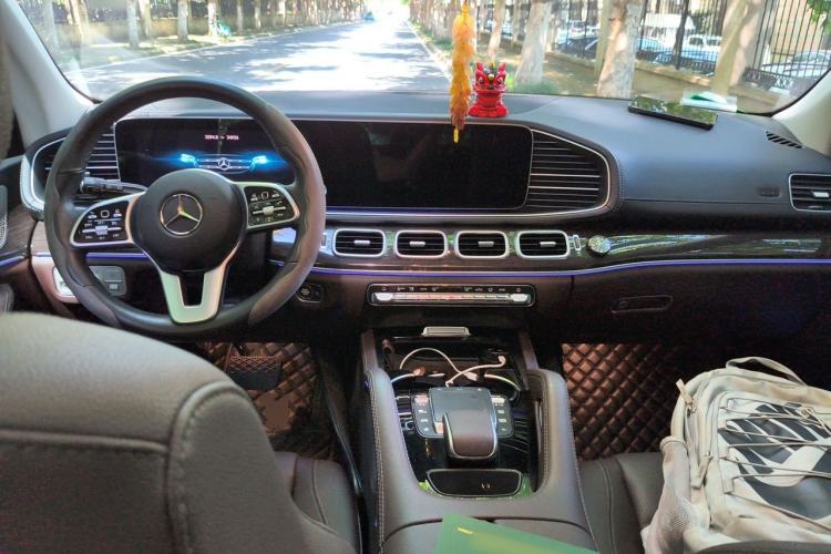 Used Mercedes-Benz GLE 2022 Facelifted GLE 350 4MATIC Fashion Edition Center Console
