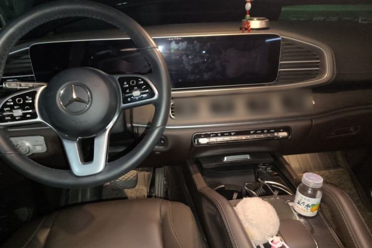 Used Mercedes-Benz GLE 2022 GLE 450 4MATIC Luxury Model Center Console