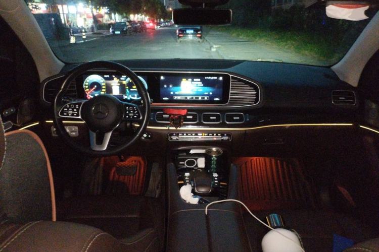 Used Mercedes-Benz GLE 2022 Facelifted GLE 350 4MATIC Fashion Edition Center Console
