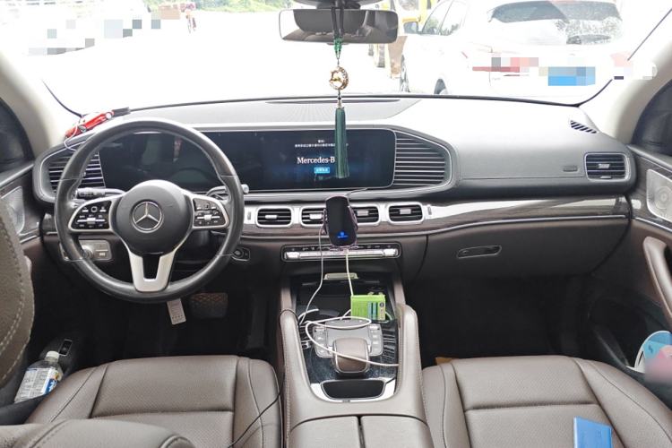 Used Mercedes-Benz GLE 2022 GLE 350 4MATIC Dynamic Edition Center Console
