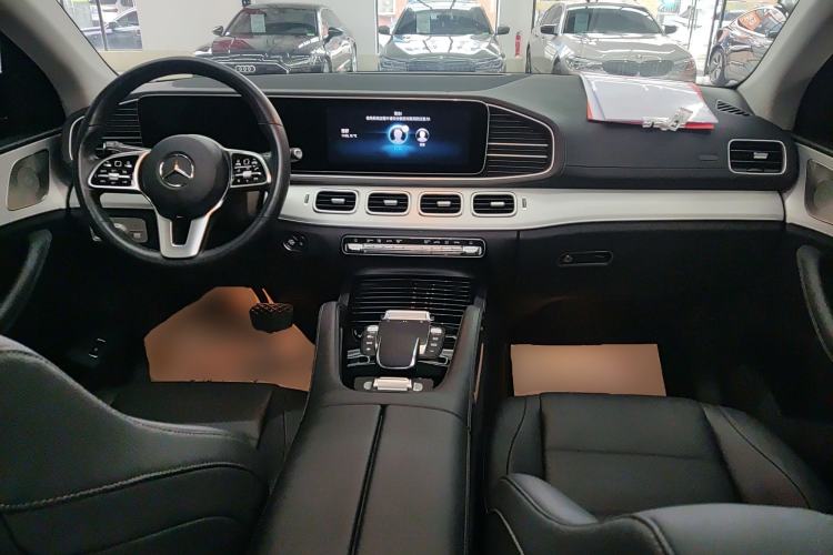Used Mercedes-Benz GLE 2022 Refreshed GLE 350 4MATIC Coupe SUV Luxury Edition Center Console