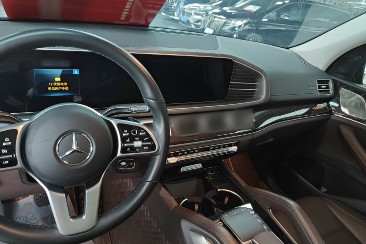 Used Mercedes-Benz GLE 2022 Facelifted GLE 350 4MATIC Fashion Edition Center Console