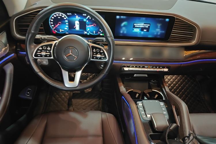 Used Mercedes-Benz GLE 2022 Facelifted GLE 350 4MATIC Fashion Edition Center Console