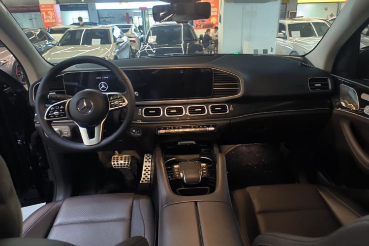 Used Mercedes-Benz GLE 2022 GLE 350 4MATIC Stylish Model Center Console