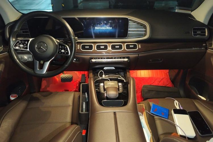 Used Mercedes-Benz GLE 2022 GLE 350 4MATIC Stylish Model Center Console