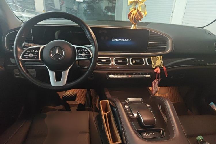 Used Mercedes-Benz GLE 2022 GLE 350 4MATIC Stylish Model Center Console