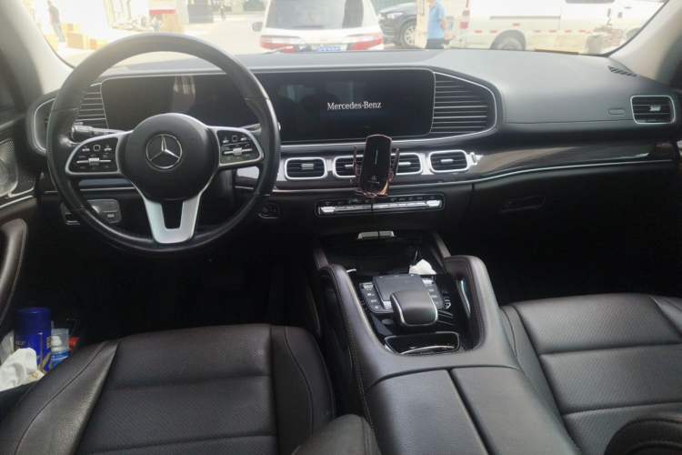 Used Mercedes-Benz GLE 2022 GLE 350 4MATIC Dynamic Edition Center Console
