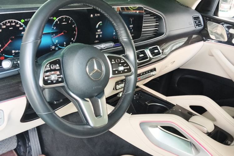 Used Mercedes-Benz GLE 2022 GLE 350 4MATIC Stylish Model Center Console