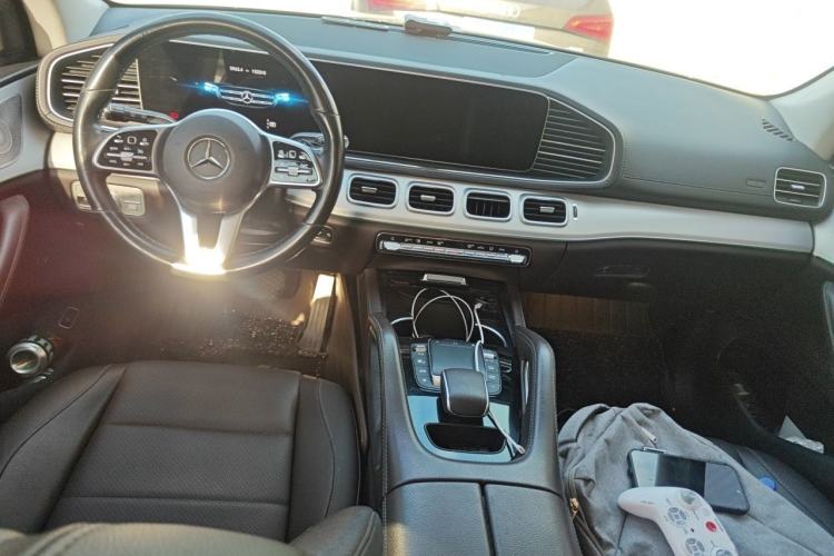 Used Mercedes-Benz GLE 2022 Refreshed GLE 350 4MATIC Dynamic Edition Center Console