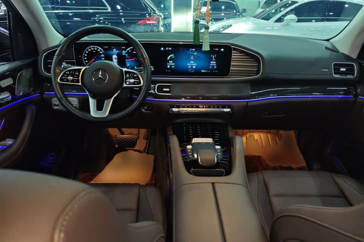 Used Mercedes-Benz GLE 2022 Facelifted GLE 350 4MATIC Fashion Edition Center Console