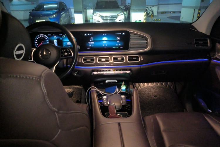 Used Mercedes-Benz GLE 2022 GLE 350 4MATIC Stylish Model Center Console