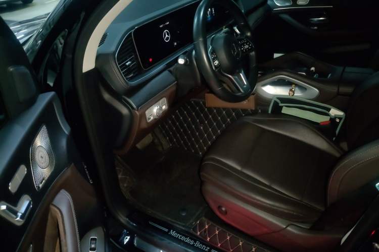Used Mercedes-Benz GLE 2022 Refreshed GLE 450 4MATIC Luxury Edition Driver Seat