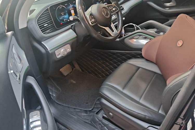 Used Mercedes-Benz GLE 2022 Refreshed GLE 350 4MATIC Coupe SUV Luxury Edition Driver Seat