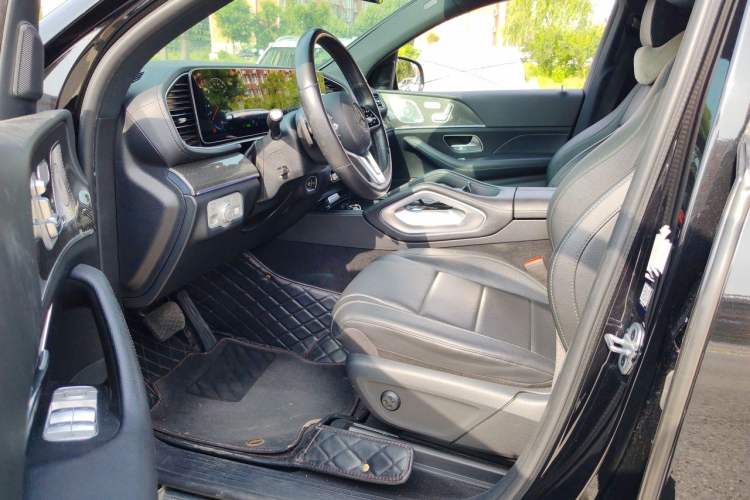 Used Mercedes-Benz GLE 2022 Refreshed GLE 450 4MATIC Coupe SUV Luxury Edition Driver Seat