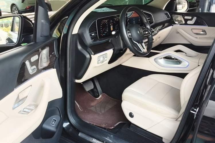 Used Mercedes-Benz GLE 2022 GLE 350 4MATIC Stylish Model Driver Seat