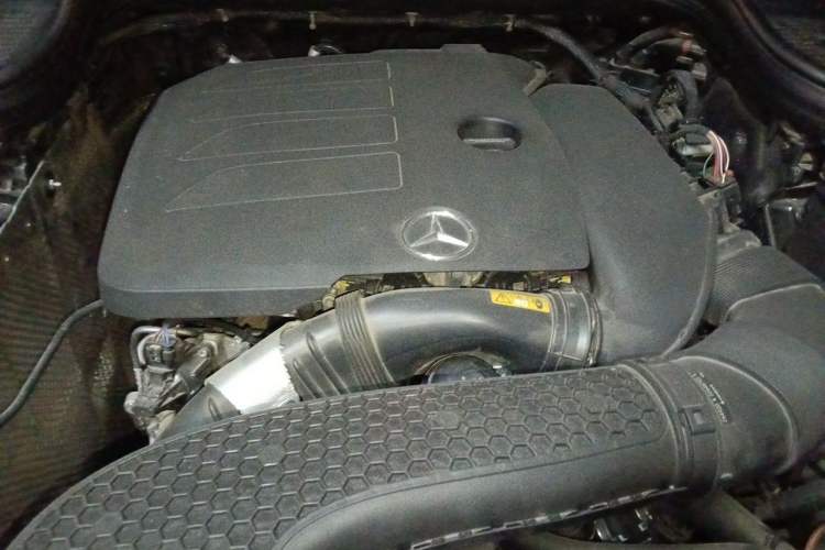 Used Mercedes-Benz GLE 2022 GLE 350 4MATIC Stylish Model Engine Bay