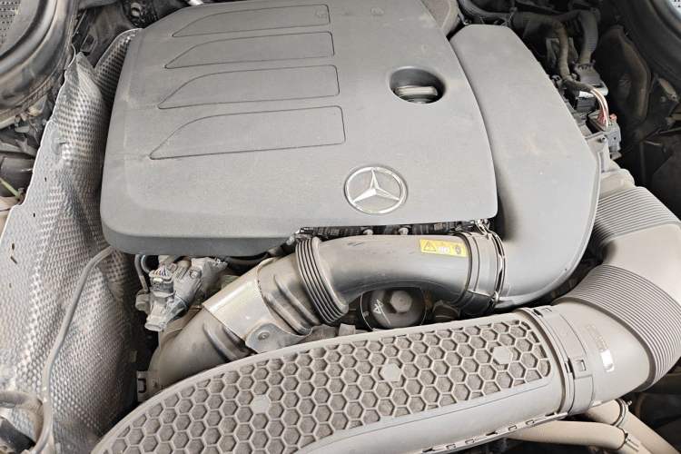 Used Mercedes-Benz GLE 2022 Facelifted GLE 350 4MATIC Fashion Edition Engine Bay