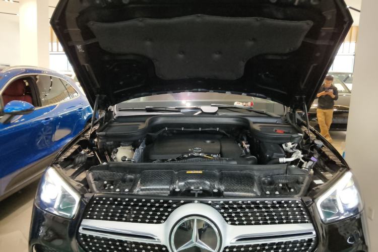 Used Mercedes-Benz GLE 2022 GLE 350 4MATIC Stylish Model Engine Bay