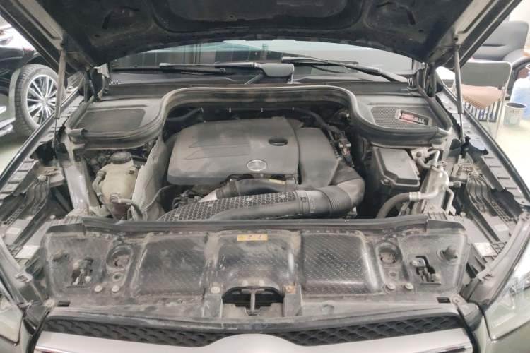 Used Mercedes-Benz GLE 2022 Refreshed GLE 350 4MATIC Dynamic Edition Engine Bay