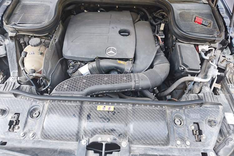 Used Mercedes-Benz GLE 2022 GLE 350 4MATIC Stylish Model Engine Bay