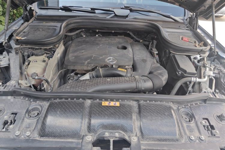 Used Mercedes-Benz GLE 2022 GLE 350 4MATIC Stylish Model Engine Bay