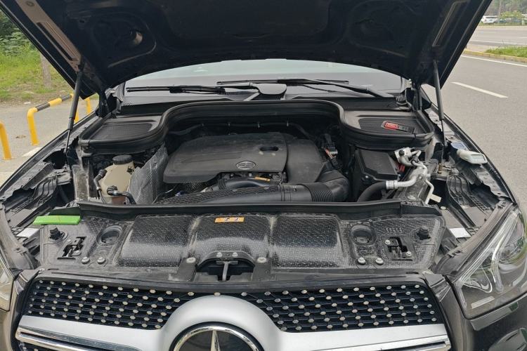 Used Mercedes-Benz GLE 2022 GLE 350 4MATIC Stylish Model Engine Bay