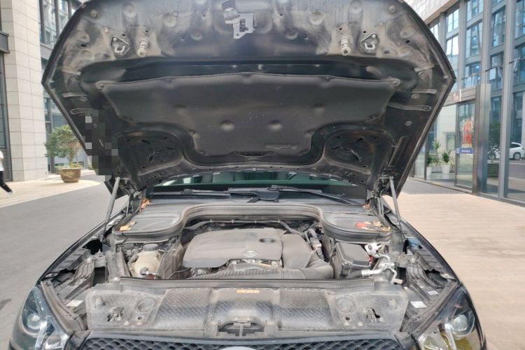 Used Mercedes-Benz GLE 2022 GLE 350 4MATIC Stylish Model Engine Bay