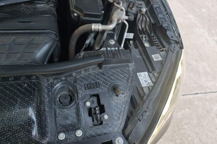 Used Mercedes-Benz GLE 2022 Refreshed GLE 450 4MATIC Luxury Edition Engine Bay Left