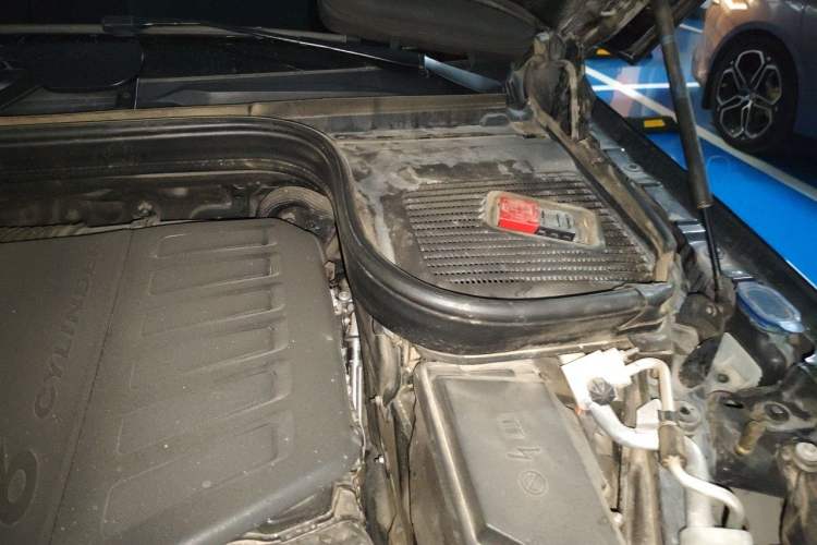 Used Mercedes-Benz GLE 2022 Refreshed GLE 450 4MATIC Stylish Edition Engine Bay Left