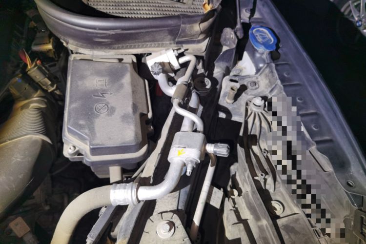 Used Mercedes-Benz GLE 2022 Refreshed GLE 350 4MATIC Luxury Edition Engine Bay Left