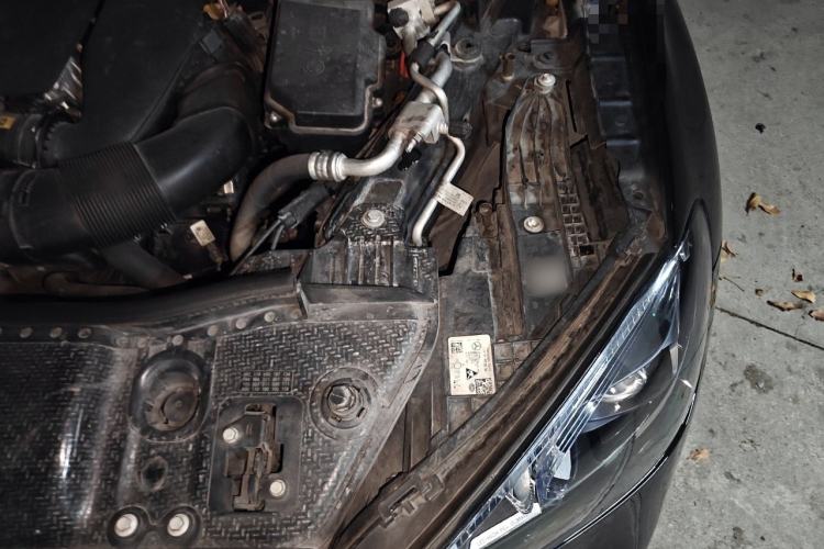 Used Mercedes-Benz GLE 2022 GLE 350 4MATIC Dynamic Edition Engine Bay Left