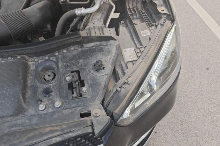 Used Mercedes-Benz GLE 2022 Facelifted GLE 350 4MATIC Fashion Edition Engine Bay Left