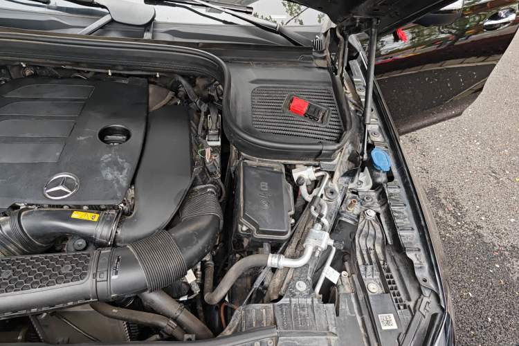 Used Mercedes-Benz GLE 2022 GLE 350 4MATIC Coupe SUV Luxury Model Engine Bay Left