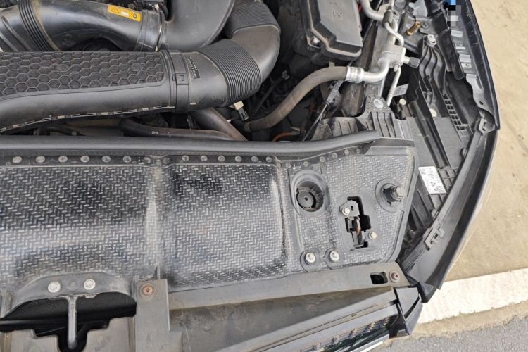 Used Mercedes-Benz GLE 2022 Restyled GLE 350 4MATIC Coupe SUV Fashion Version Engine Bay Left