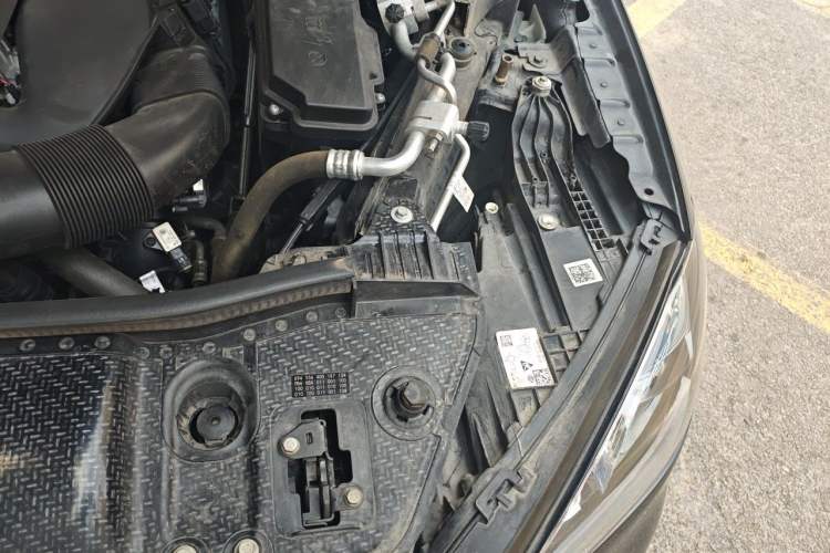 Used Mercedes-Benz GLE  Engine Bay Left