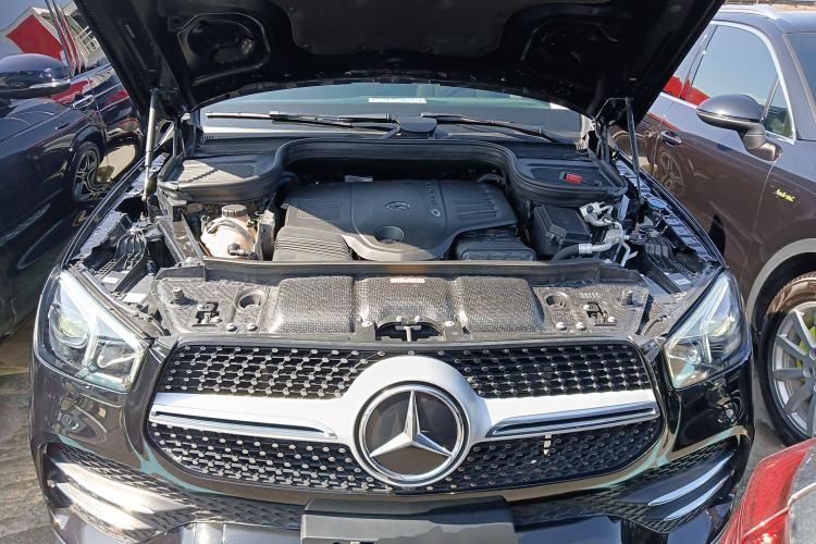 Used Mercedes-Benz GLE 2022 GLE 450 4MATIC Stylish Model Engine Bay