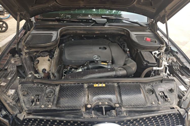 Used Mercedes-Benz GLE  Engine Bay