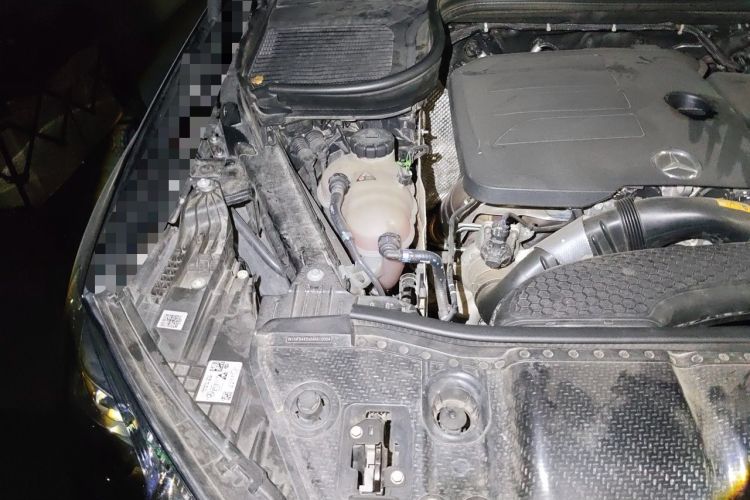 Used Mercedes-Benz GLE 2022 GLE 350 4MATIC Stylish Model Engine Bay Right