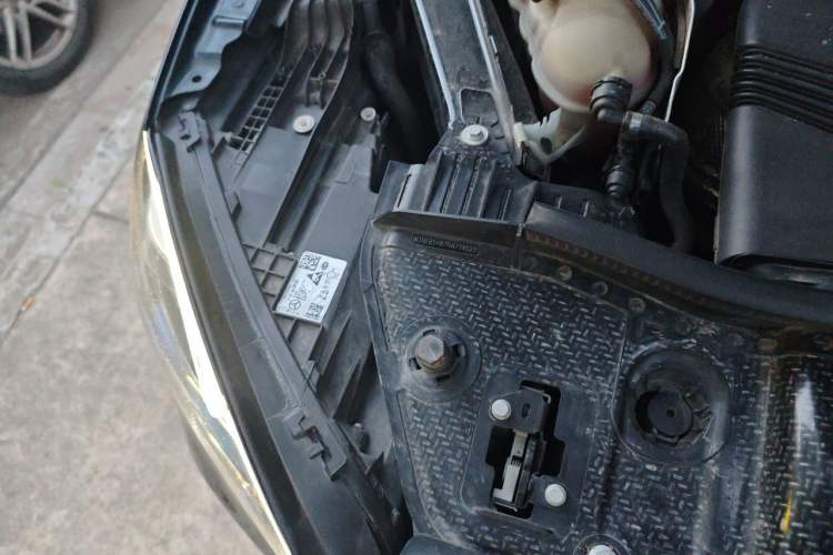 Used Mercedes-Benz GLE 2022 Refreshed GLE 450 4MATIC Luxury Edition Engine Bay Right