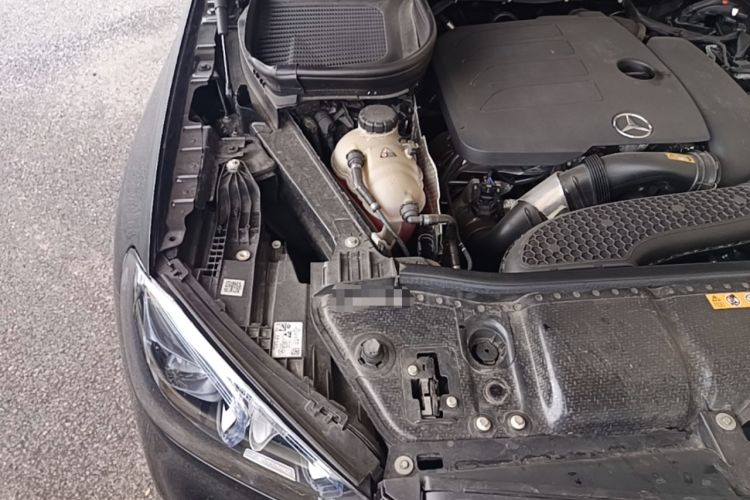 Used Mercedes-Benz GLE 2022 GLE 350 4MATIC Stylish Model Engine Bay Right