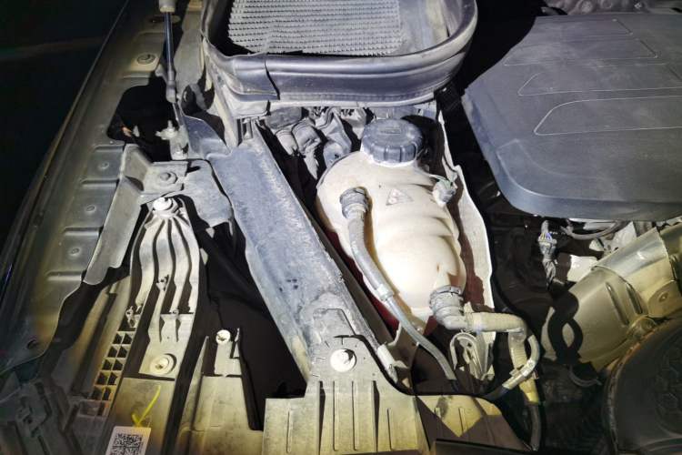 Used Mercedes-Benz GLE 2022 Refreshed GLE 350 4MATIC Luxury Edition Engine Bay Right