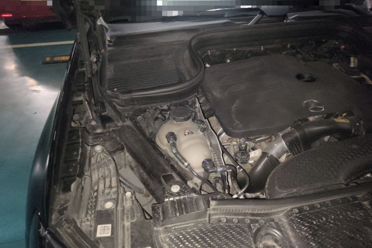 Used Mercedes-Benz GLE 2022 GLE 350 4MATIC Stylish Model Engine Bay Right