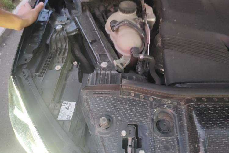 Used Mercedes-Benz GLE 2022 Refreshed GLE 450 4MATIC Luxury Edition Engine Bay Right