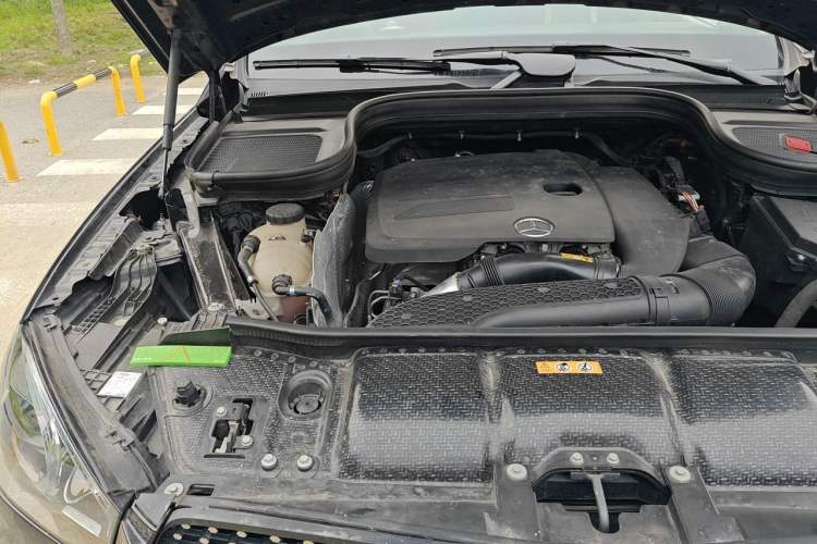 Used Mercedes-Benz GLE 2022 GLE 350 4MATIC Stylish Model Engine Bay Right